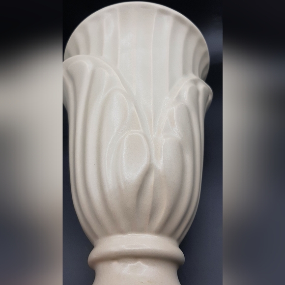 Haeger Pottery Vase Petal 708 Ivory Creamware Glaze Original Label Vintage - Picture 6 of 9